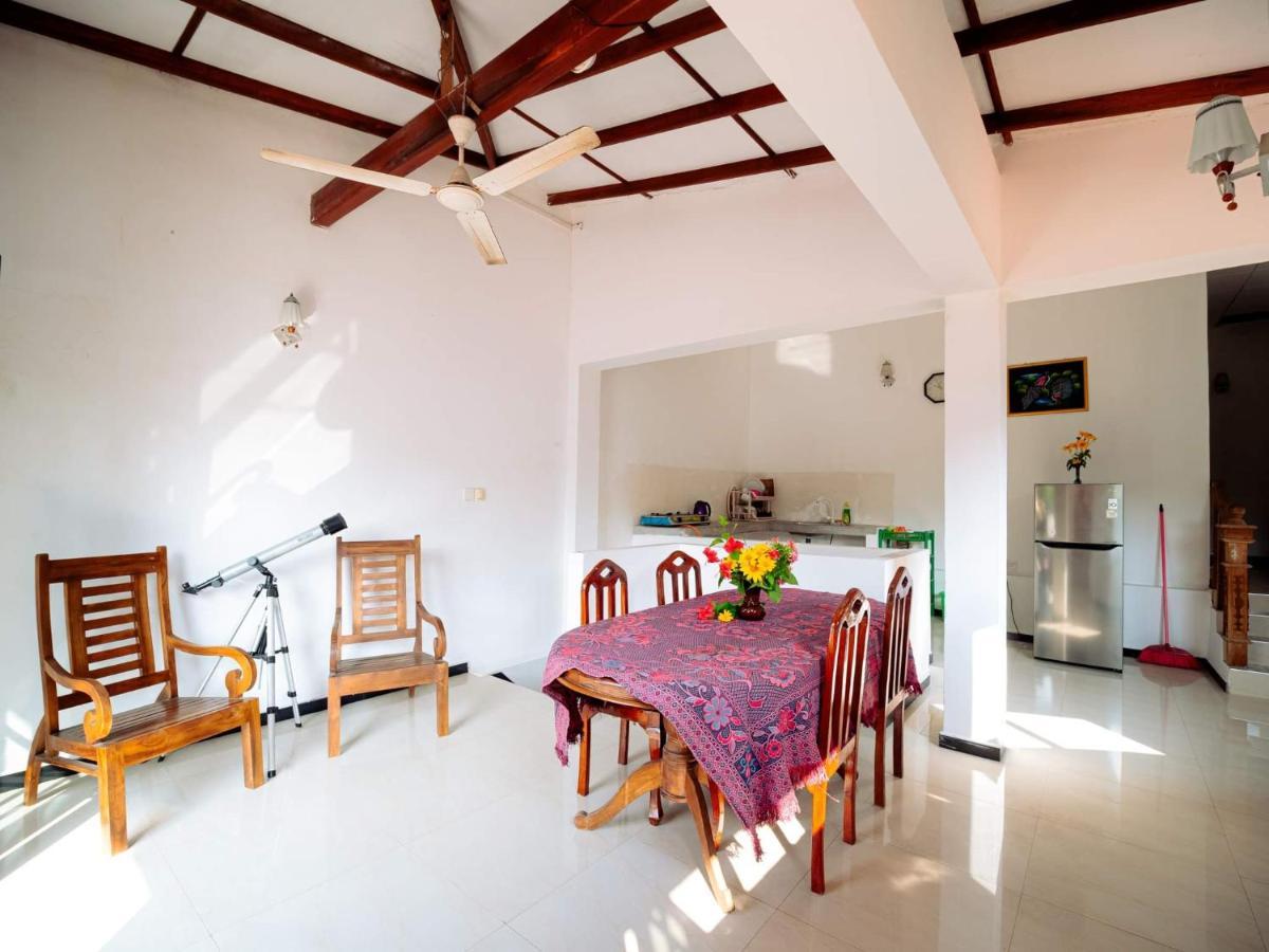 Surfing Guest House Матара Экстерьер фото