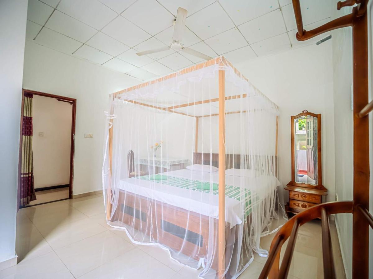 Surfing Guest House Матара Экстерьер фото
