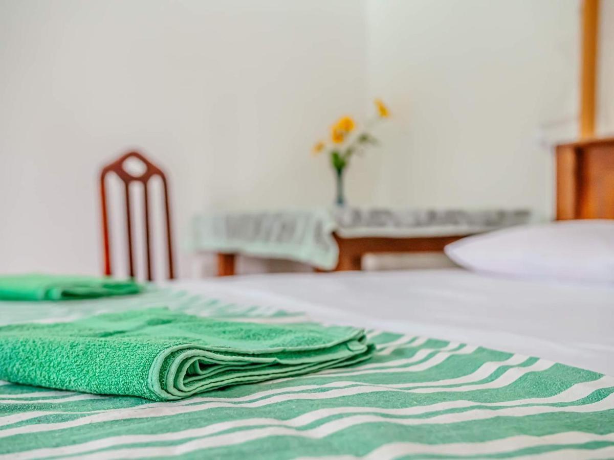 Surfing Guest House Матара Экстерьер фото