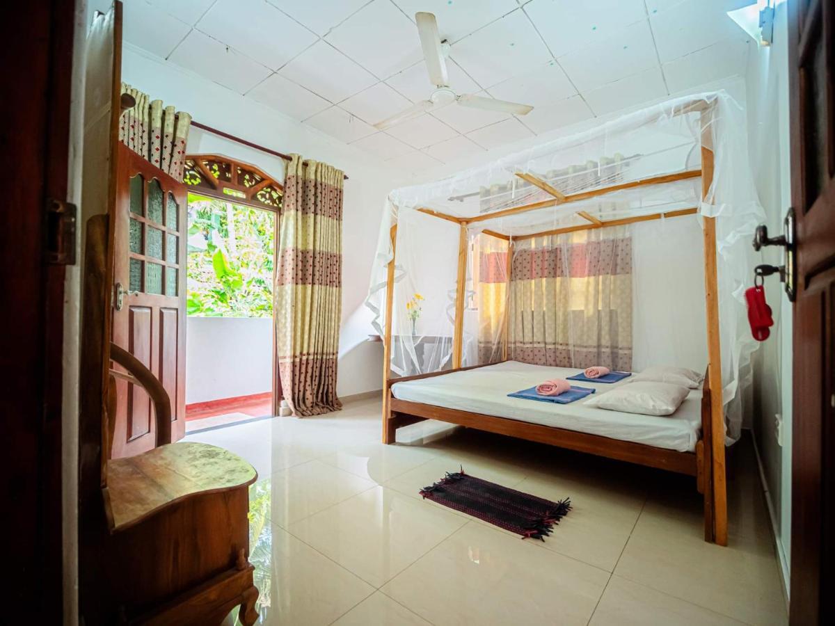 Surfing Guest House Матара Экстерьер фото