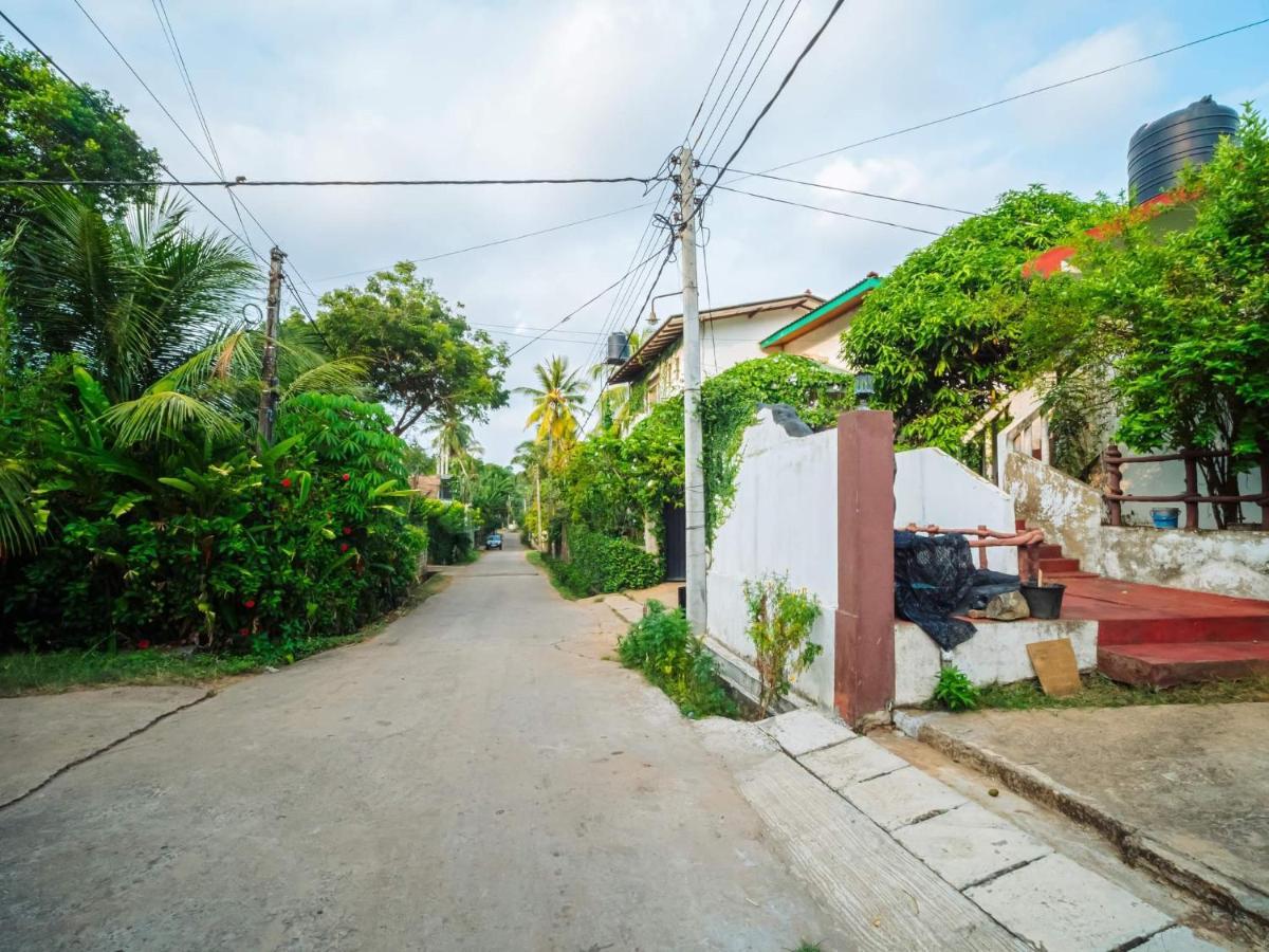 Surfing Guest House Матара Экстерьер фото