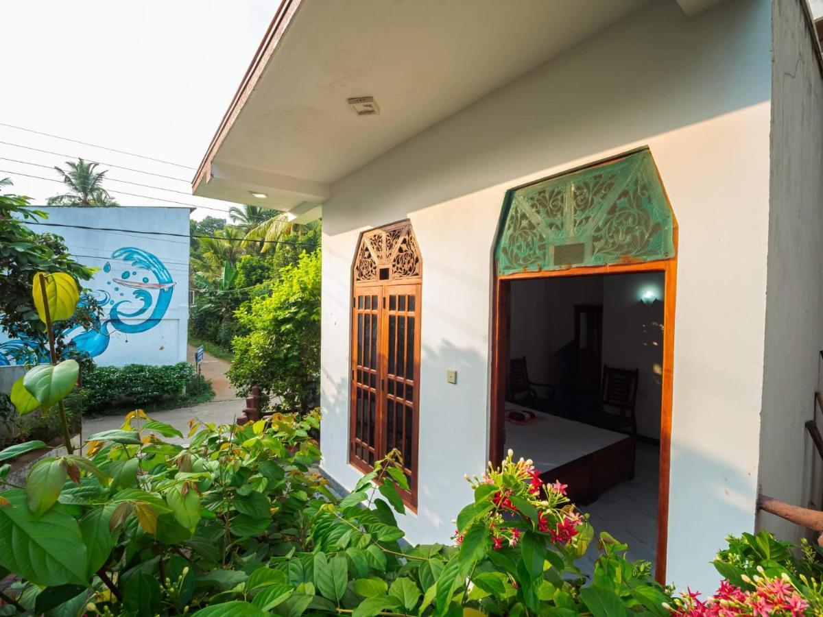 Surfing Guest House Матара Экстерьер фото